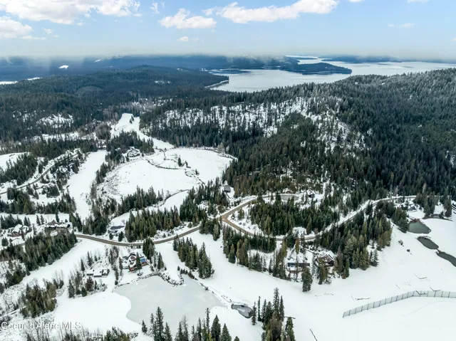 $735,000 | 586 Fairway Drive, Priest Lake, ID 83856