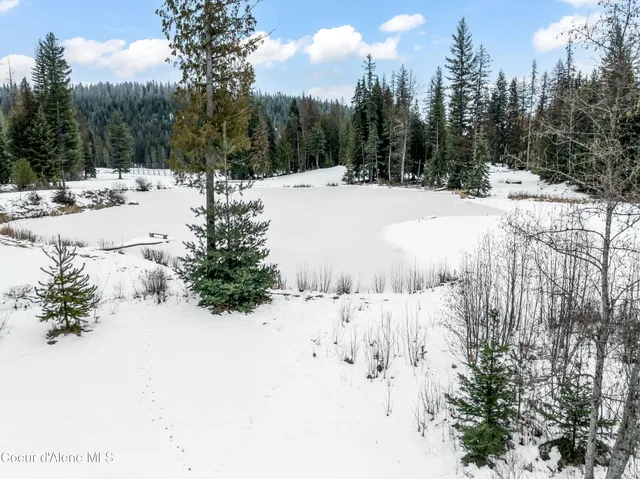 $735,000 | 586 Fairway Drive, Priest Lake, ID 83856