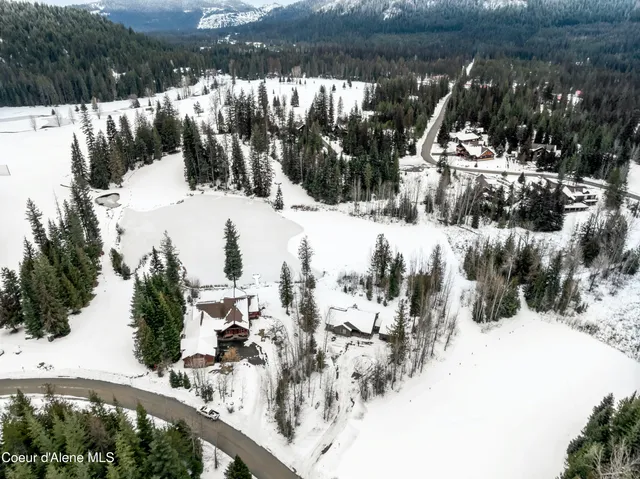 $735,000 | 586 Fairway Drive, Priest Lake, ID 83856