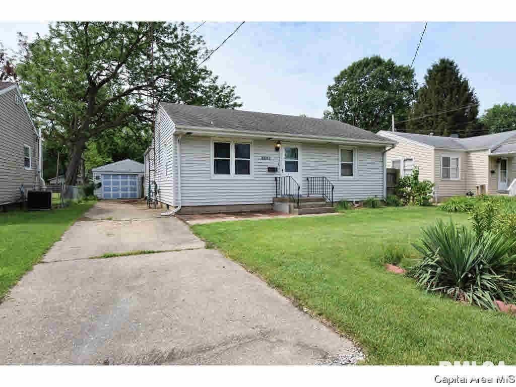 2916 East Elliott Avenue Springfield, IL 62702 - Photo 1 of 35 Gallery Image 1