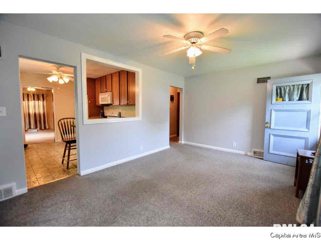 2916 East Elliott Avenue Springfield, IL 62702 - Photo 11 of 35 Gallery Image 11