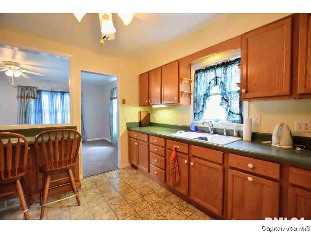 2916 East Elliott Avenue Springfield, IL 62702 - Photo 17 of 35 Gallery Image 17