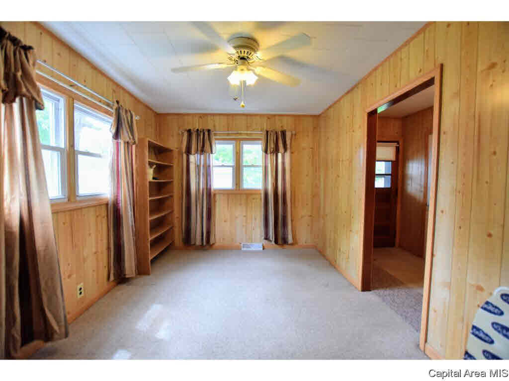 2916 East Elliott Avenue Springfield, IL 62702 - Photo 19 of 35 Gallery Image 19