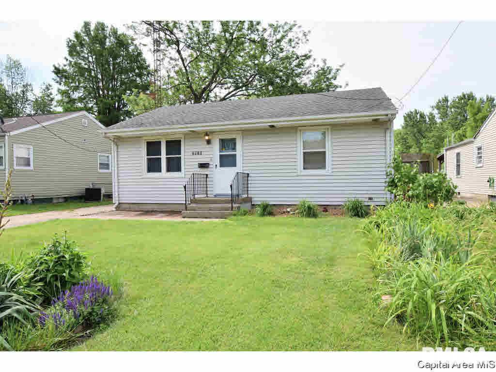2916 East Elliott Avenue Springfield, IL 62702 - Photo 3 of 35 Gallery Image 3