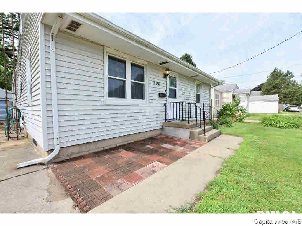 2916 East Elliott Avenue Springfield, IL 62702 - Photo 4 of 35 Gallery Image 4