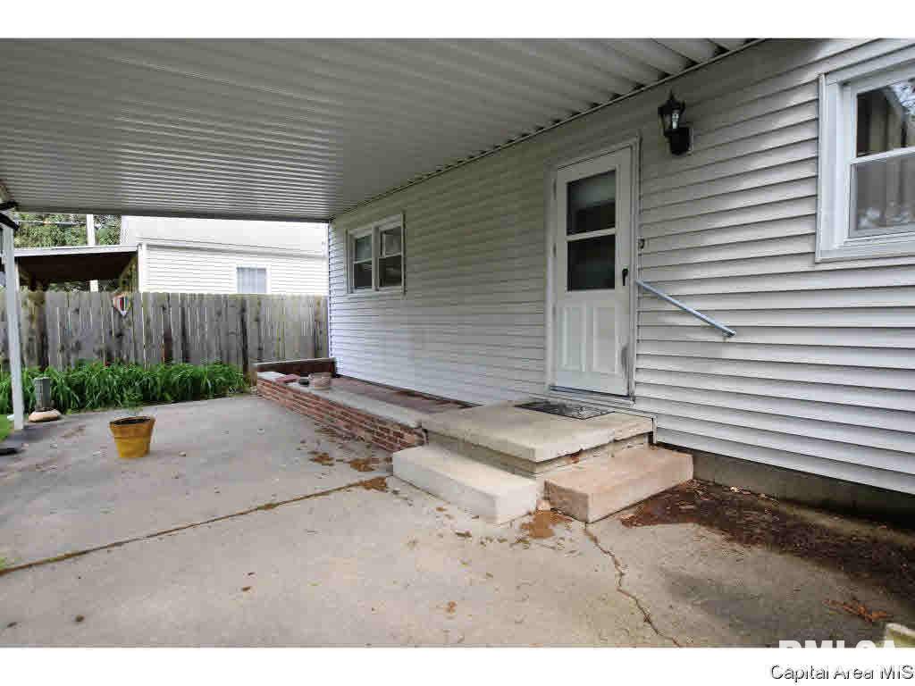 2916 East Elliott Avenue Springfield, IL 62702 - Photo 6 of 35 Gallery Image 6