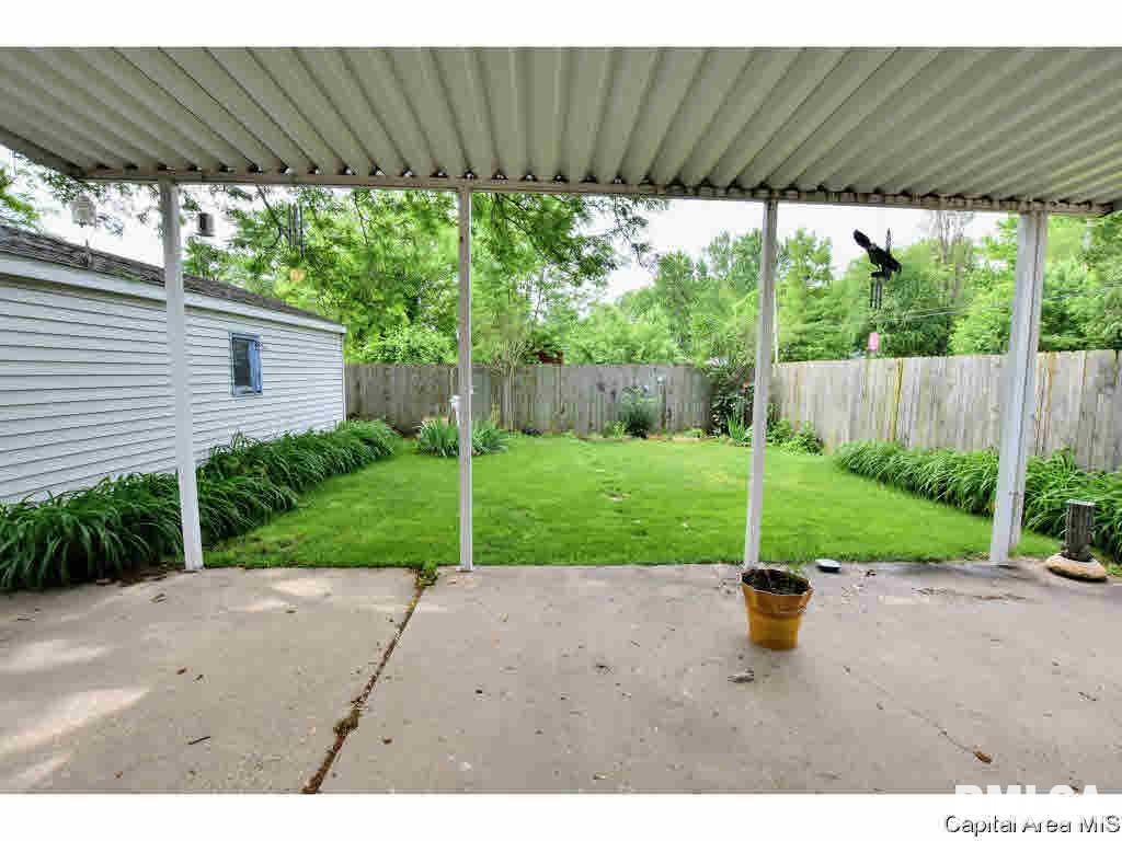2916 East Elliott Avenue Springfield, IL 62702 - Photo 7 of 35 Gallery Image 7