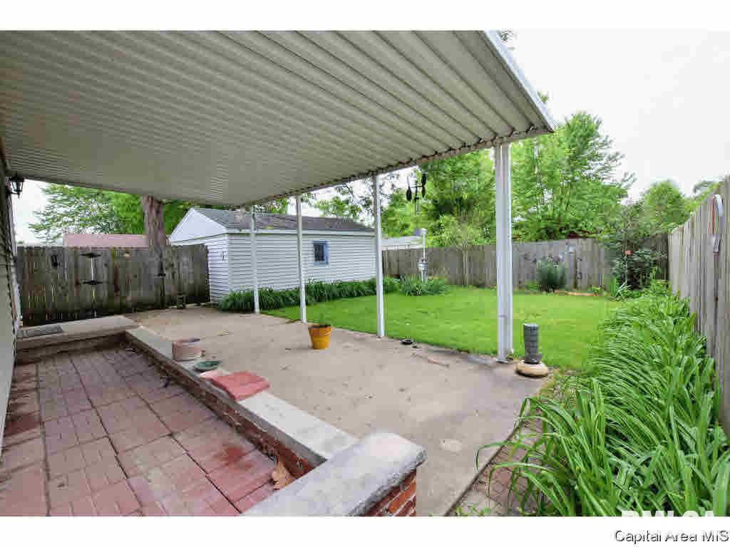 2916 East Elliott Avenue Springfield, IL 62702 - Photo 8 of 35 Gallery Image 8