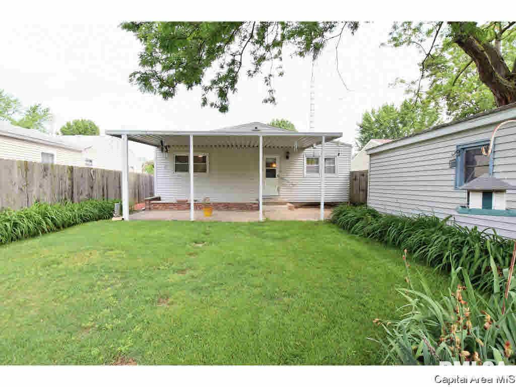 2916 East Elliott Avenue Springfield, IL 62702 - Photo 9 of 35 Gallery Image 9
