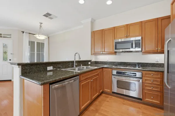 $3,300 | 11163 Catarina Lane, Unit 93, San Diego, CA 92128