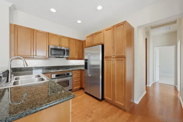 $3,300 | 11163 Catarina Lane, Unit 93, San Diego, CA 92128