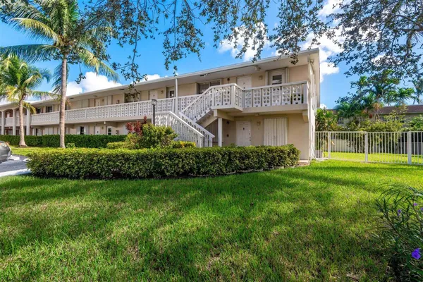 $181,788 | 801 Pine Drive, Unit 20, Pompano Beach, FL 33060