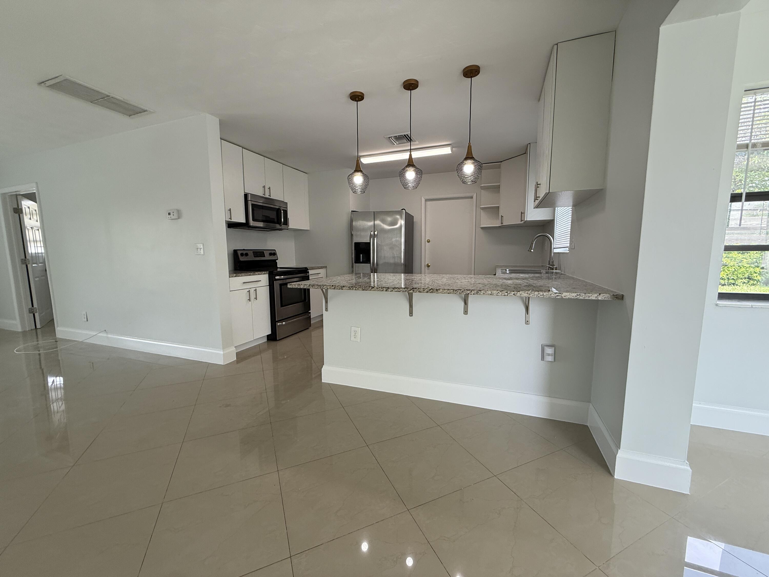 477 Northeast 35th Street Boca Raton, FL 33431 - Photo 3 of 35 Kitchen