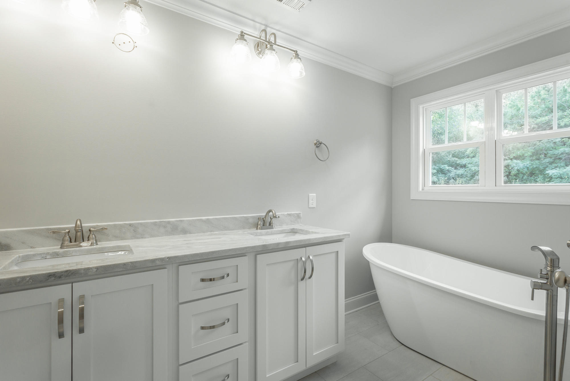 623 Lullwater Road Chattanooga, TN 37405 - Photo 19 of 38 Master Bathroom