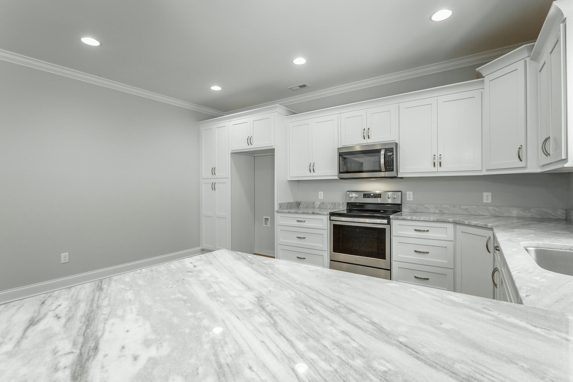 623 Lullwater Road Chattanooga, TN 37405 - Photo 8 of 38 Kitchen