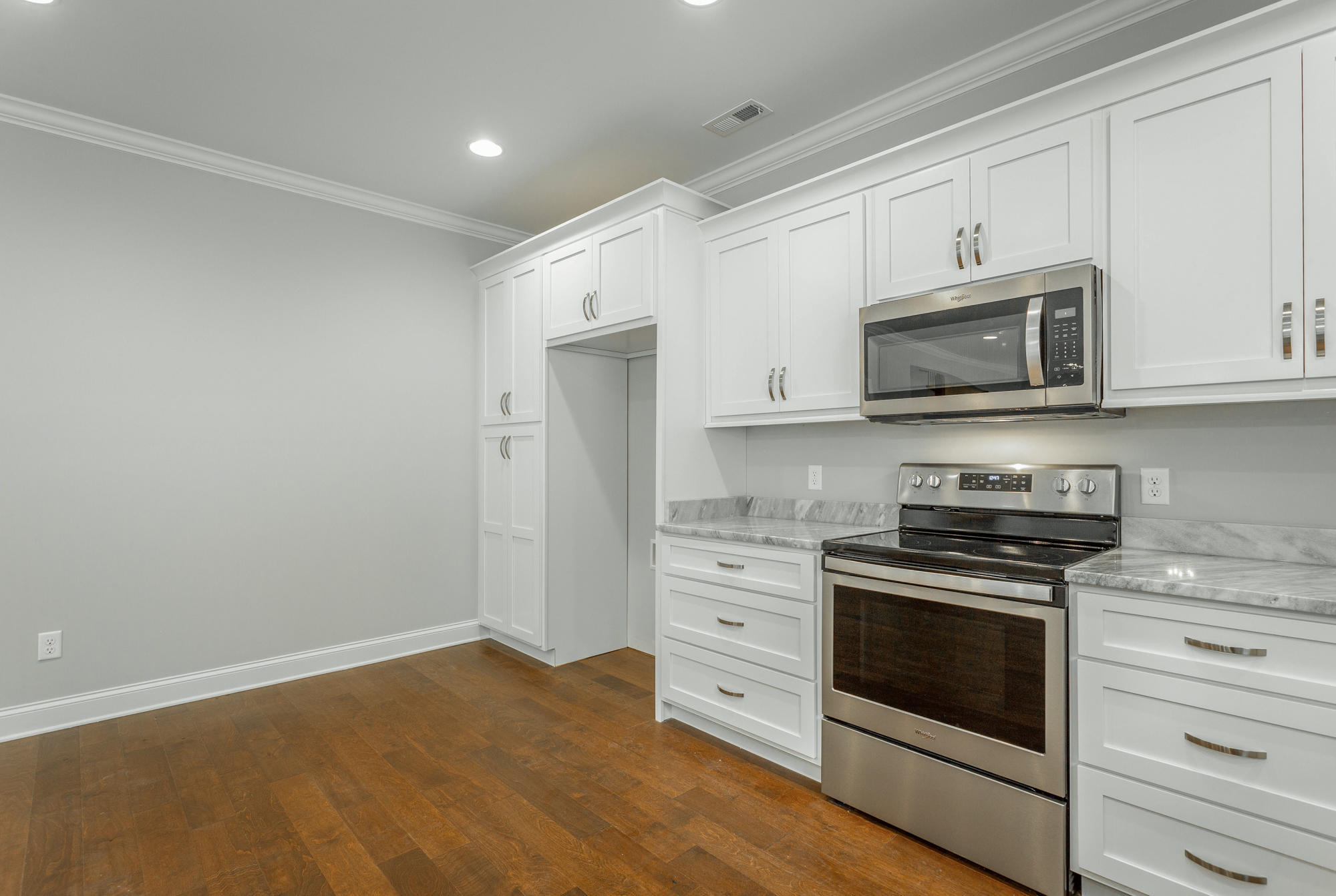 623 Lullwater Road Chattanooga, TN 37405 - Photo 10 of 38 Kitchen