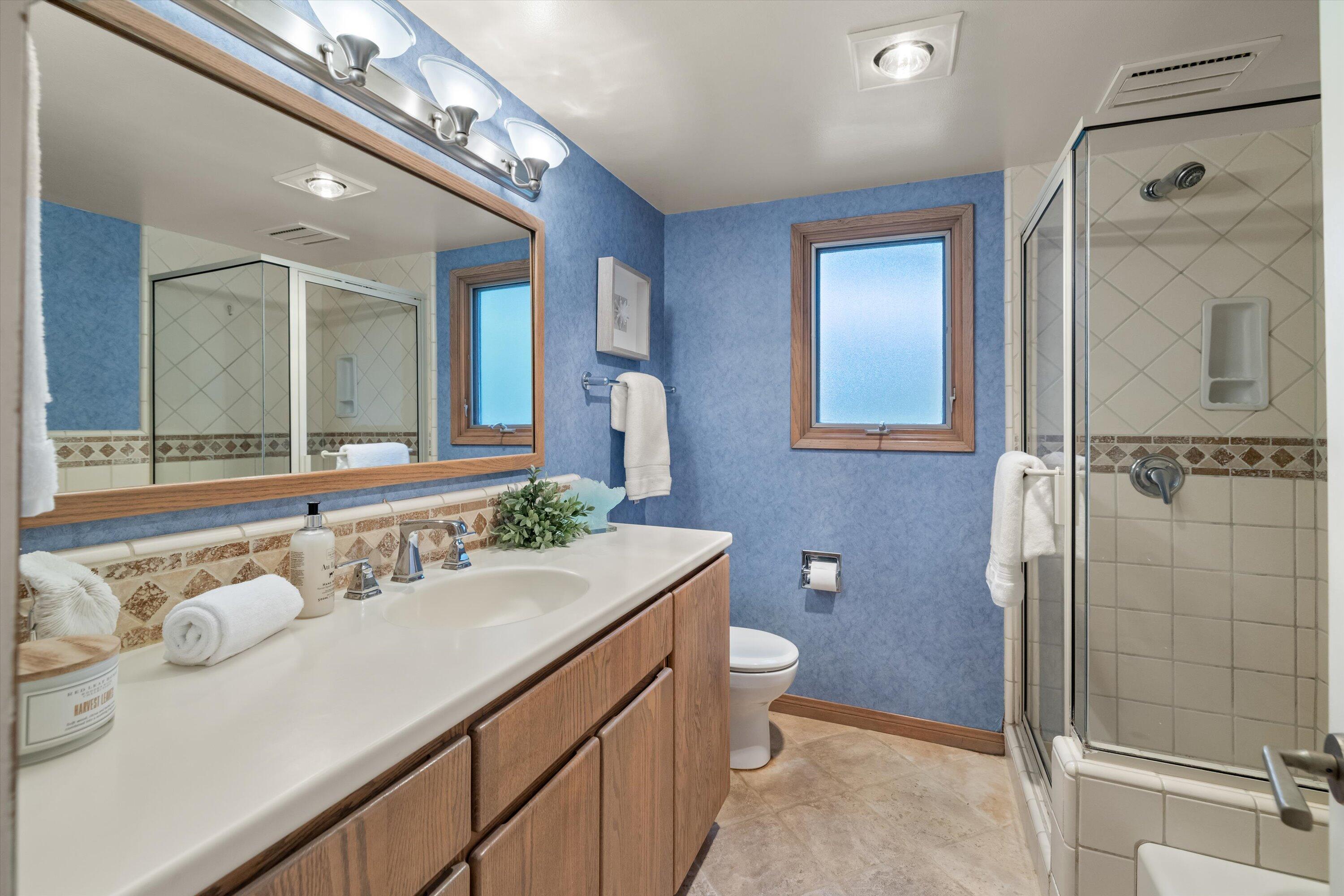893 Randolph Road Santa Barbara, CA 93111 - Photo 30 of 38 Second full bathroom