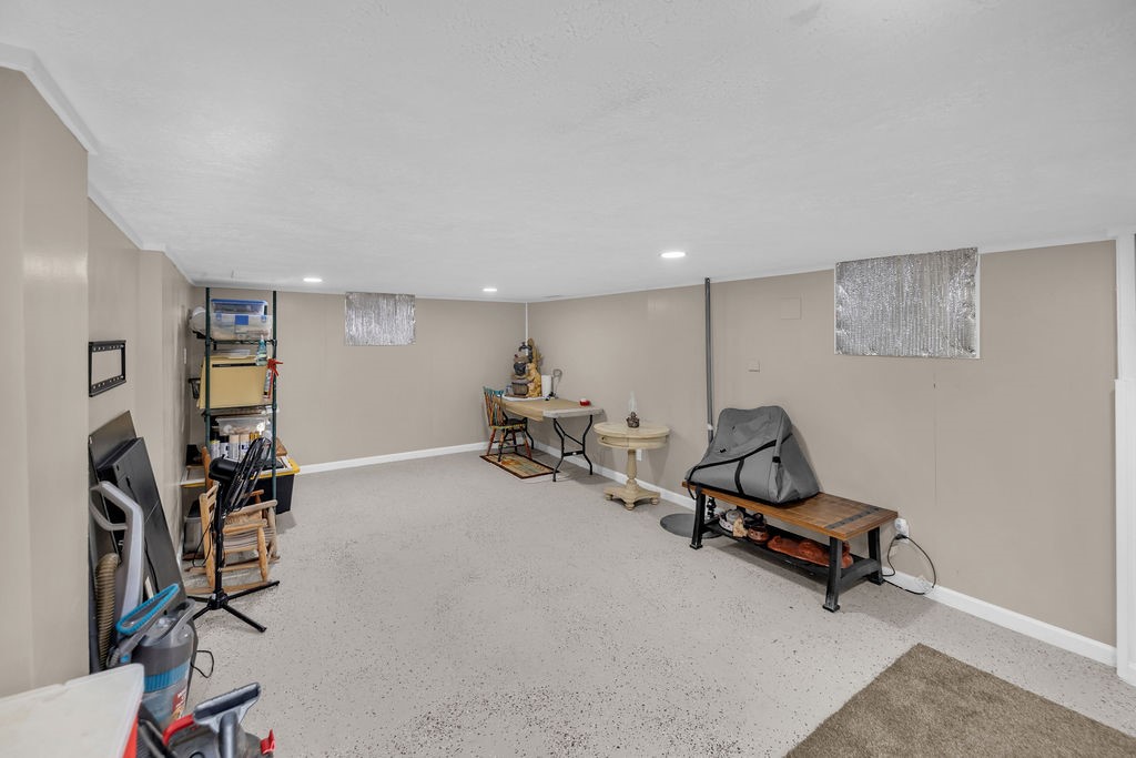 558 North Hillcrest Boulevard Decatur, IL 62522 - Photo 21 of 29 Gallery Image 21