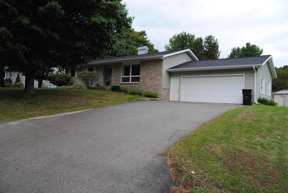 2737 Blue Ridge Lane Traverse City, MI 49685 - Photo 46 of 53 1853362-45.JPG