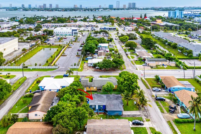 $450,000 | 112 West 34th Street, Riviera Beach, FL 33404