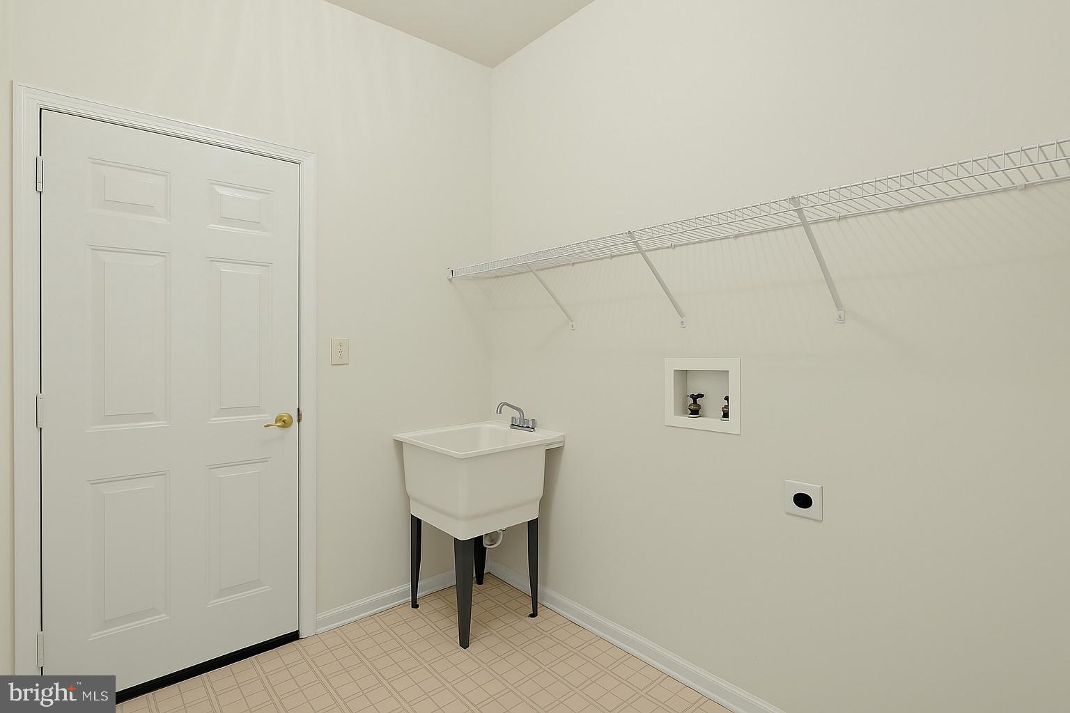 102 Butterfly Drive, Unit 55 Taneytown, MD 21787 - Photo 21 of 43 Laundry Room