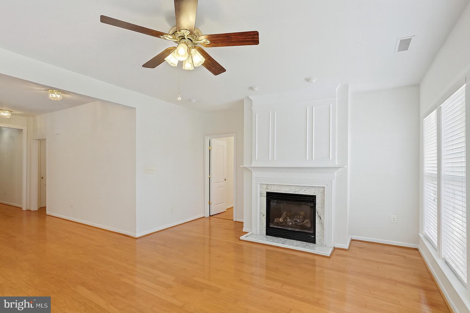 102 Butterfly Drive, Unit 55 Taneytown, MD 21787 - Photo 6 of 43 Living Room