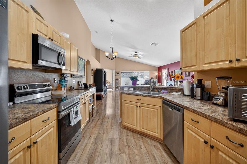 8578 Pinetop Ridge Lane Brooksville, FL 34613 - Photo 11 of 36