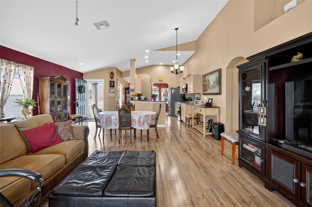 8578 Pinetop Ridge Lane Brooksville, FL 34613 - Photo 8 of 36