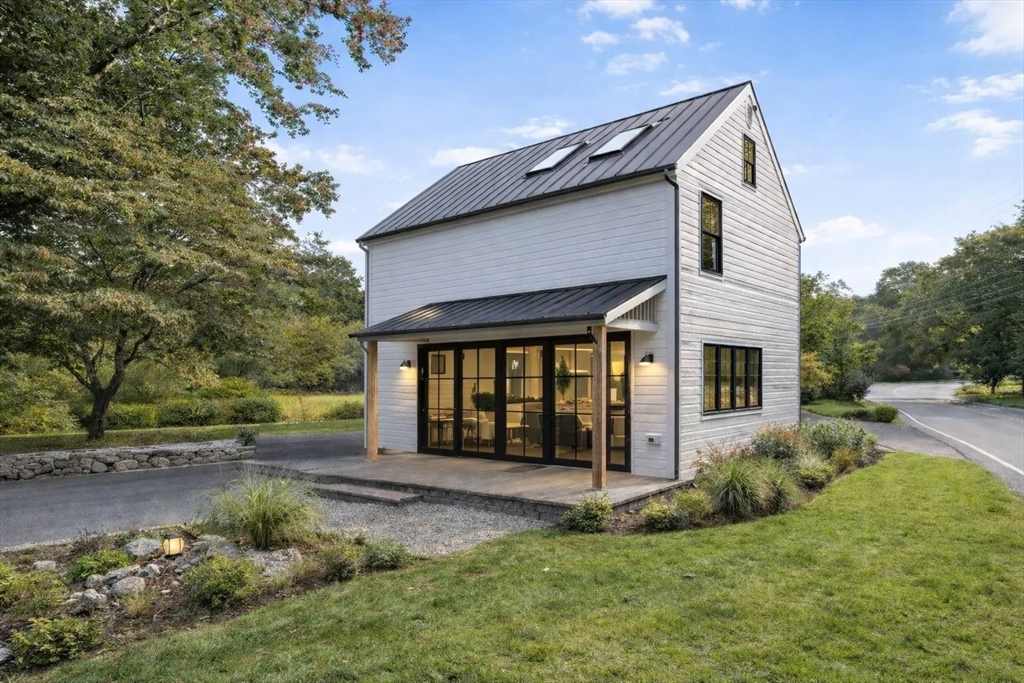 186 Elm Street Hanover, MA 02339 - Photo 2 of 3