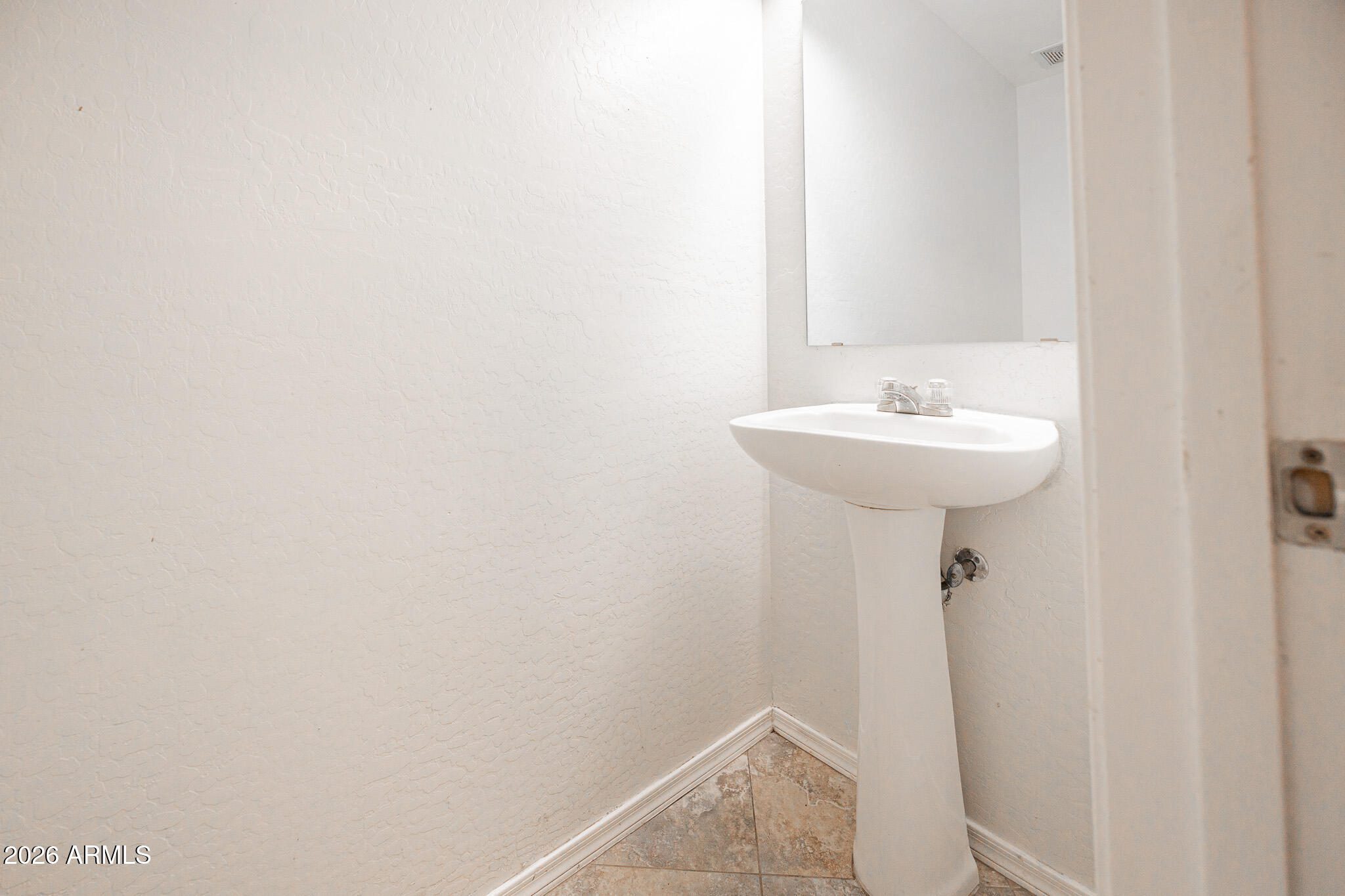 2913 West Fremont Rd. Phoenix, AZ 85041 - Photo 18 of 39