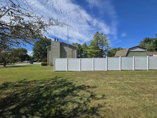 $229,000 | 108 Mockingbird Lane, Woodlawn, IL 62898