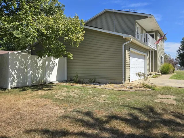 $229,000 | 108 Mockingbird Lane, Woodlawn, IL 62898