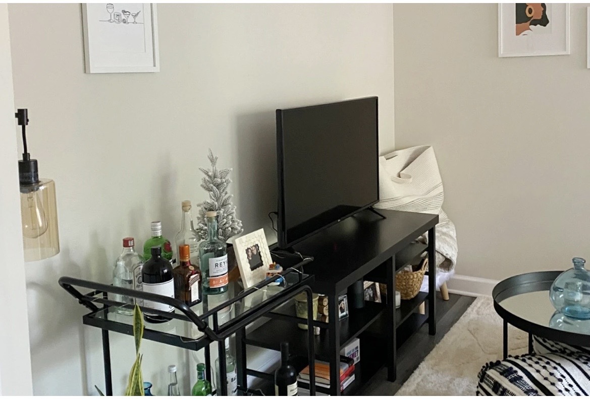646 West Roscoe Street, Unit 1N Chicago, IL 60657 - Photo 5 of 11 a view of a workspace with furniture