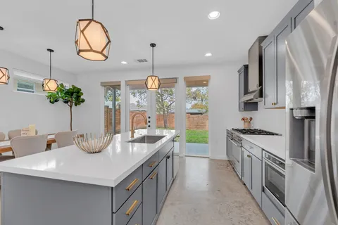 $735,000 | 506 South Park Drive, Unit 1, Austin, TX 78704