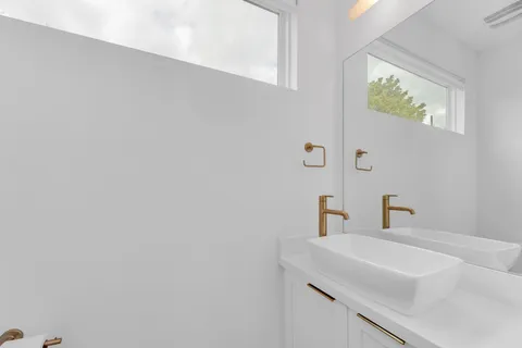 $735,000 | 506 South Park Drive, Unit 1, Austin, TX 78704