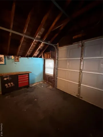 a view of a back yard of the house