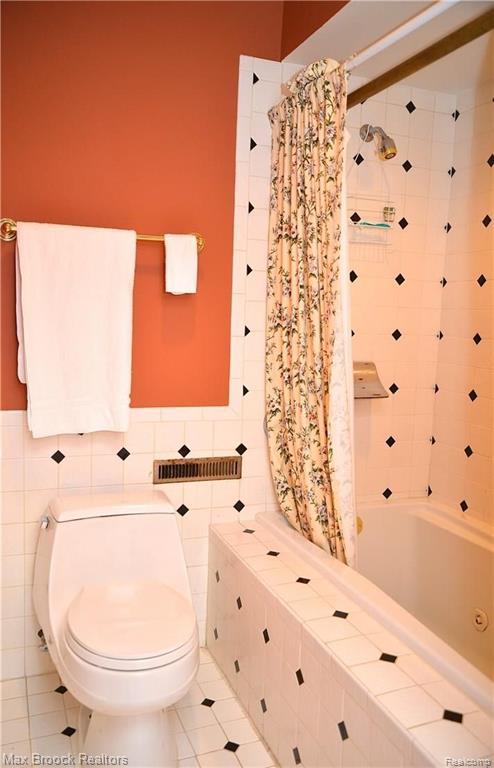 4045 West Maple Road, Unit 201 Bloomfield Hills, MI 48301 - Photo 15 of 25