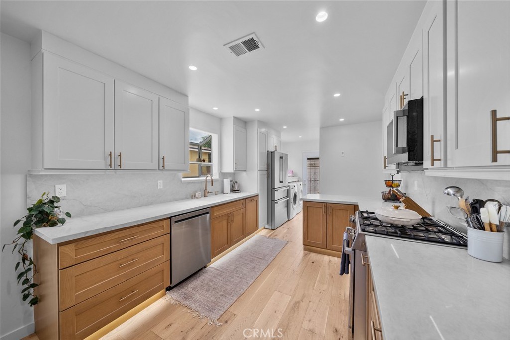 1006 East Ridgewood Street Long Beach, CA 90807 - Photo 14 of 53