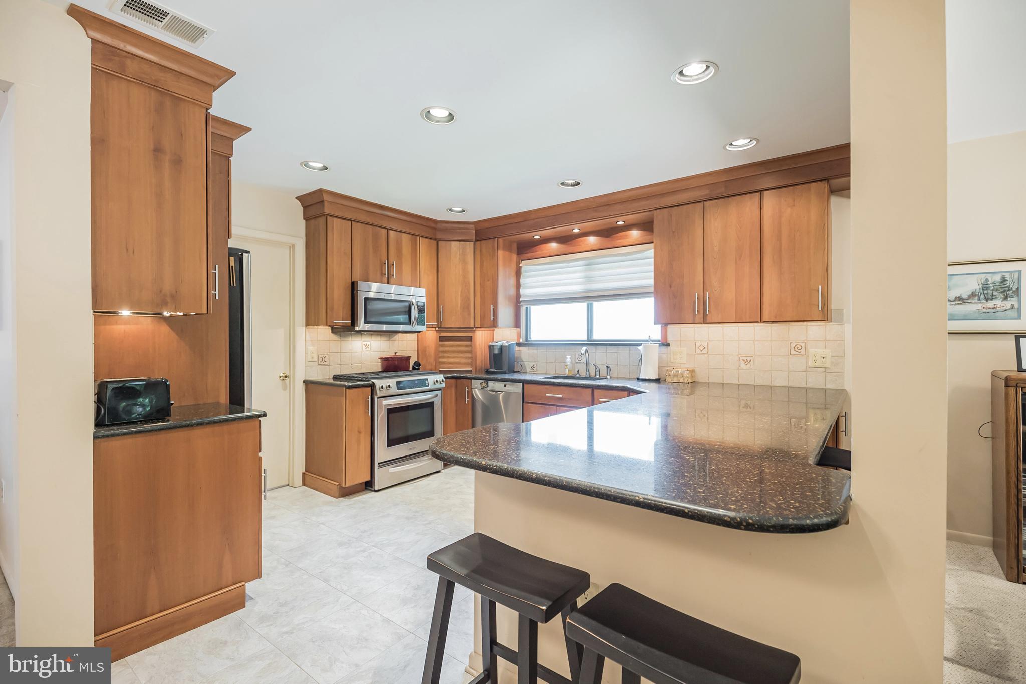 2 Elizabeth Court Sewell, NJ 08080 - Photo 11 of 30 Solid surface counter tops