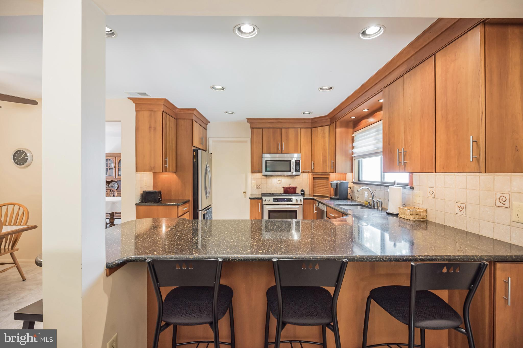 2 Elizabeth Court Sewell, NJ 08080 - Photo 14 of 30 Breakfast Bar