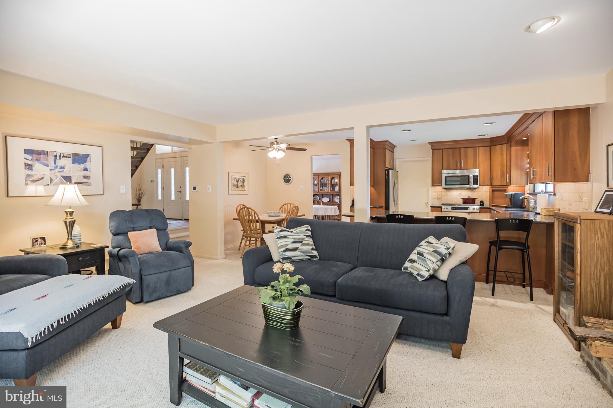 2 Elizabeth Court Sewell, NJ 08080 - Photo 17 of 30 Spacious Family Room