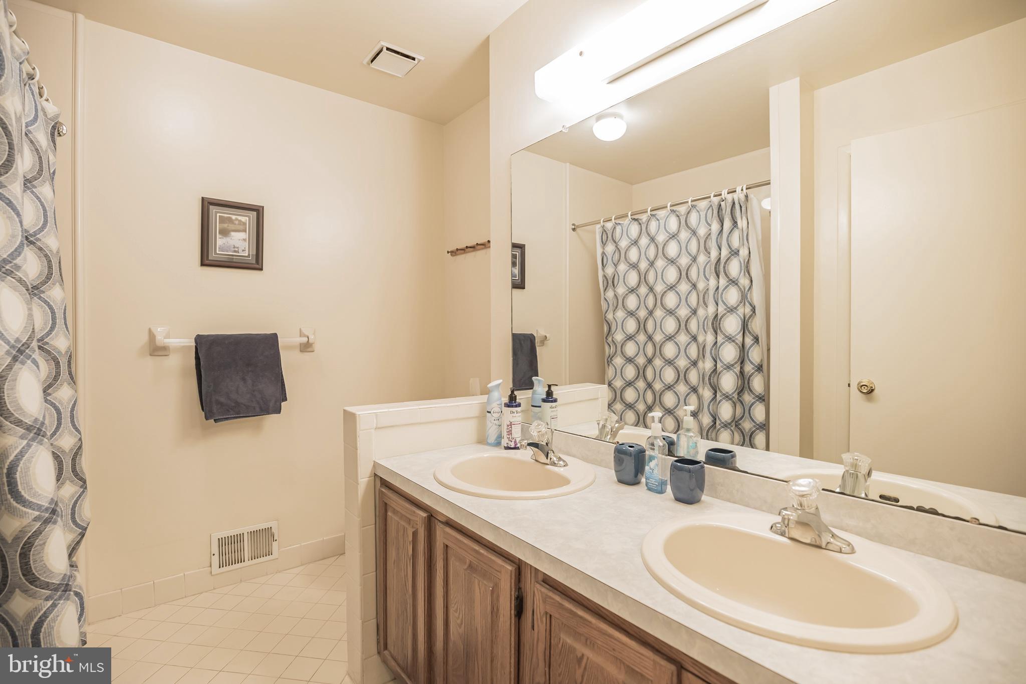 2 Elizabeth Court Sewell, NJ 08080 - Photo 26 of 30 Hall bath