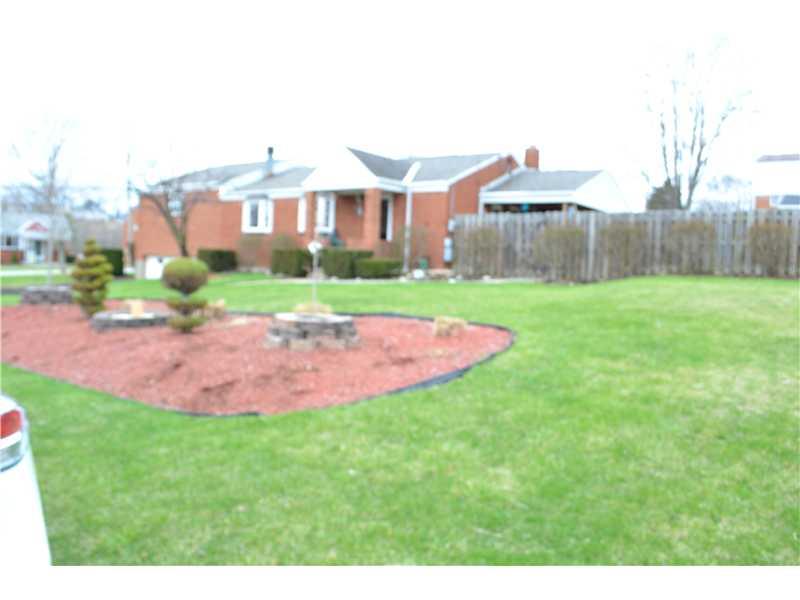 5346 Blossom Road Baldwin, PA 15236 - Photo 2 of 19 Exterior Front.