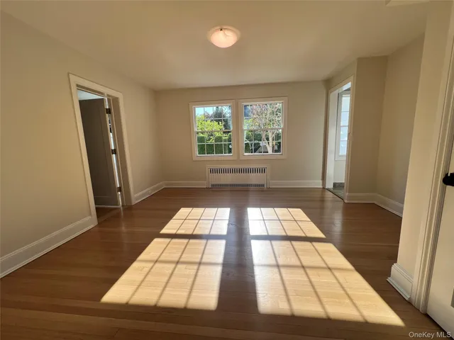 a view of empty room with window