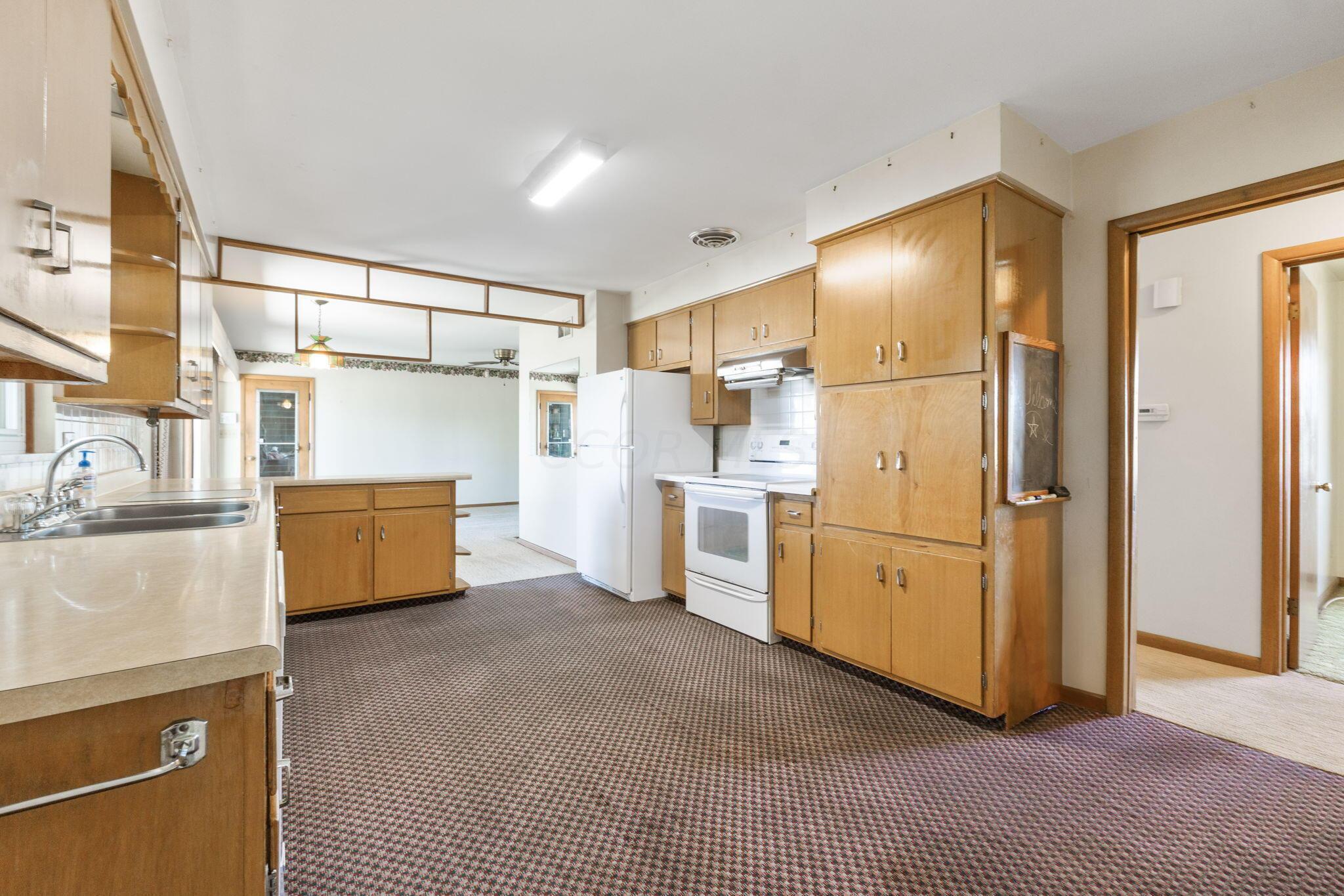 381 Galloway Road Galloway, OH 43119 - Photo 28 of 61 381 Galloway Rd (Interior)-18