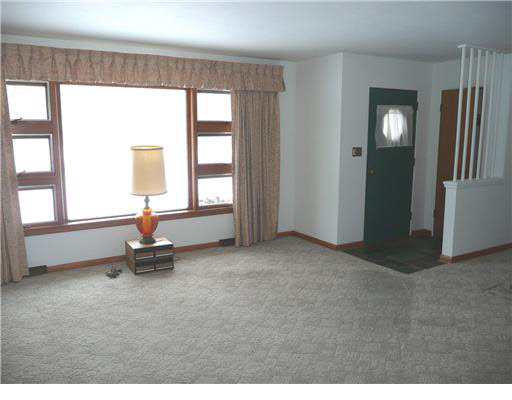 23051 Edison Road South Bend, IN 46628 - Photo 5 of 10 Gallery Image 5