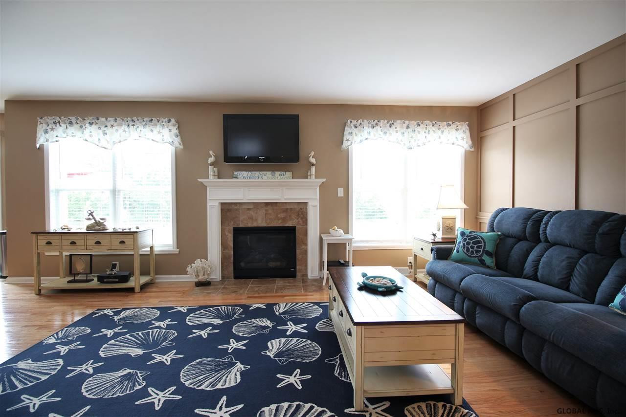 13 Robin Hill Road Halfmoon, NY 12118 - Photo 14 of 54 Photo 14