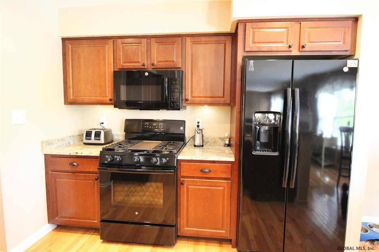 13 Robin Hill Road Halfmoon, NY 12118 - Photo 22 of 54 Photo 22