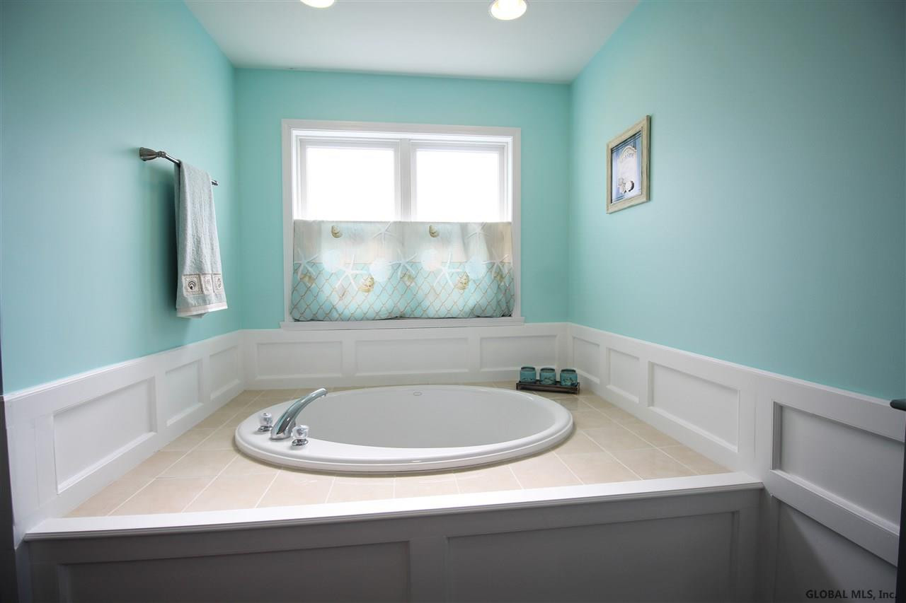 13 Robin Hill Road Halfmoon, NY 12118 - Photo 32 of 54 Photo 32