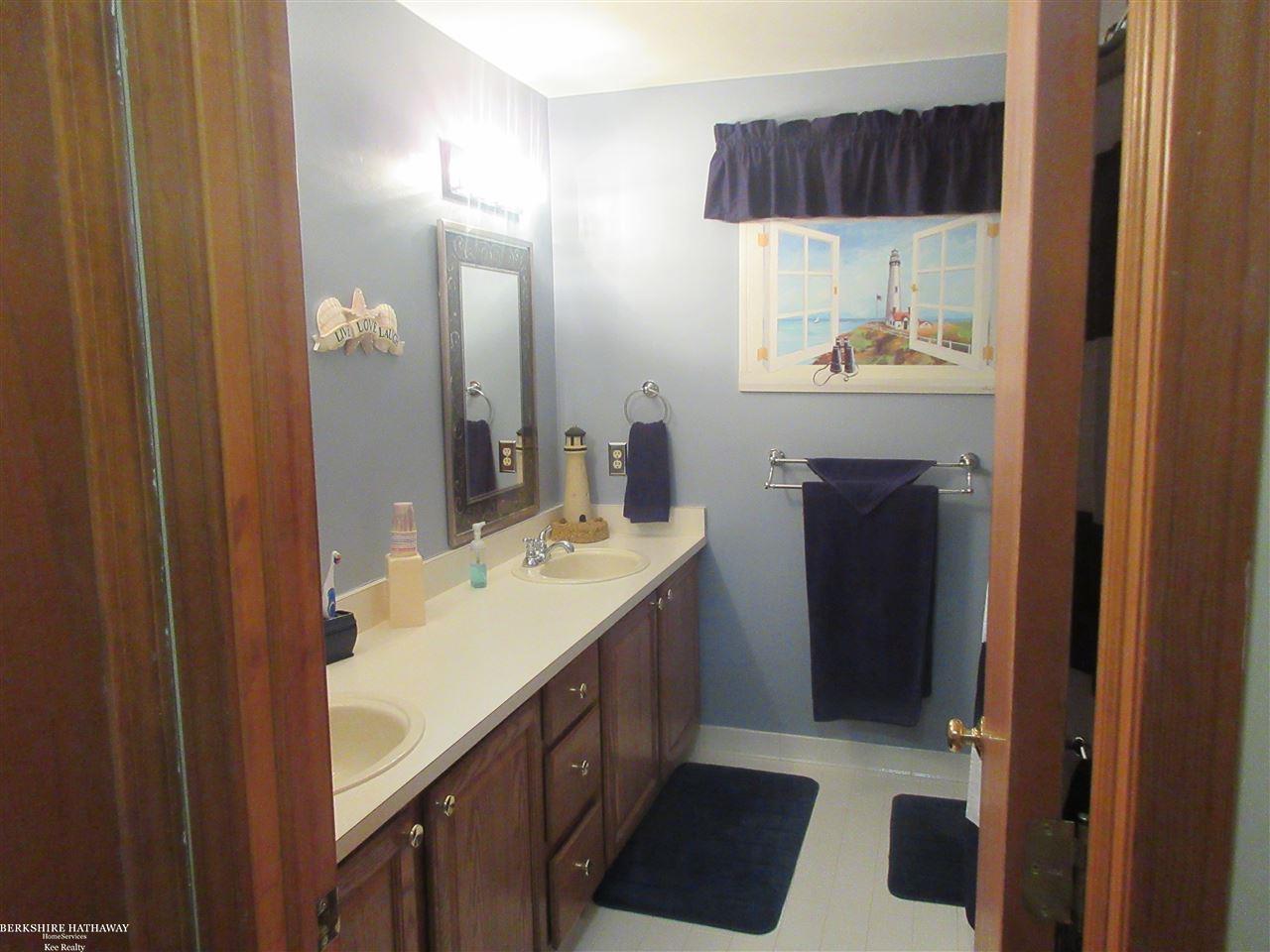 16752 Fieldstone Macomb, MI 48042 - Photo 15 of 29 Double sinks and plenty of counter space.